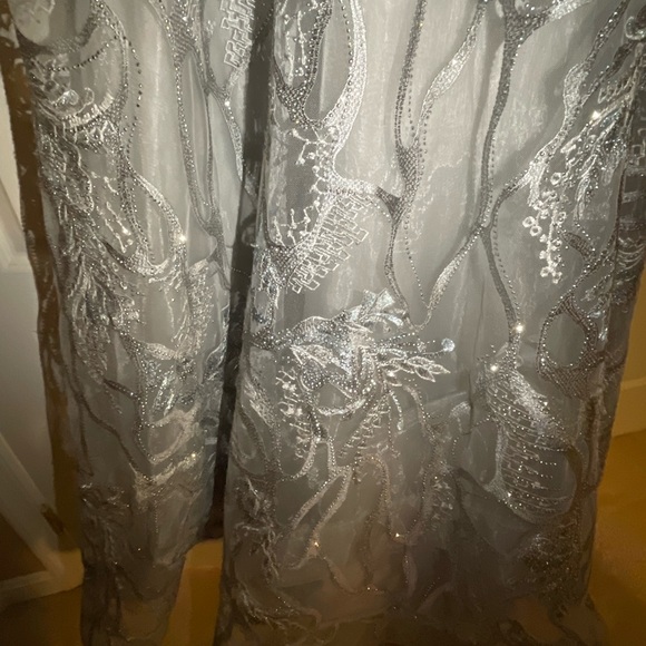 Flowing Gown for mother of the bride or groom. Color gray, beaded. Size 14-16 - Picture 11 of 16